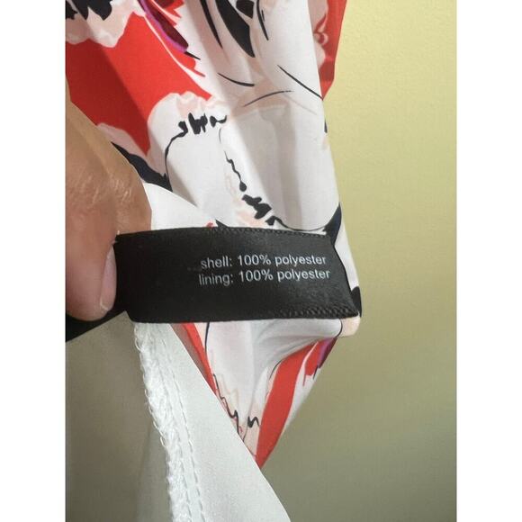 Limited Red and White Floral Sleeveless Top Size Medium - Picture 5 of 7